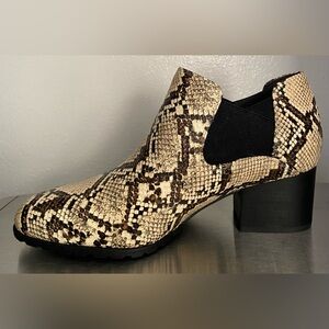 VIONIC .. WOMENS SNAKE EMBELLISHED SNAKE BOOTS